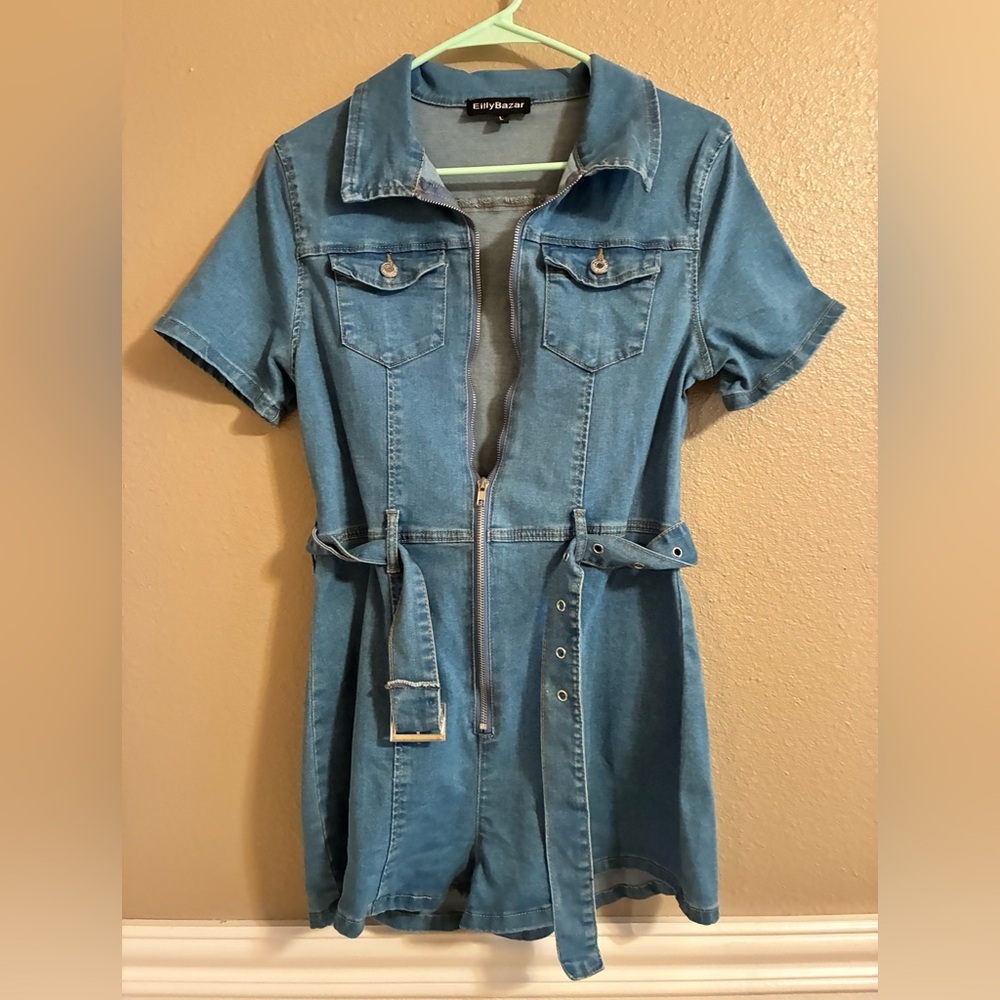 Women's Light Blue Denim Short-Sleeve Zip Romper with Belt - Picture 4 of 8